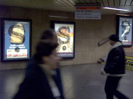 Znásilněné podvědomí - Ztohoven - záběry z metra